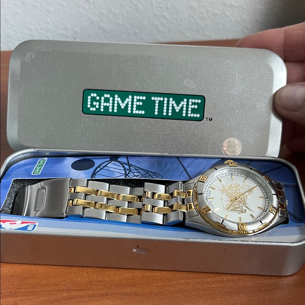 Game Time Silver and Gold Orlando Magic Men's Watch - Picture 6 of 6